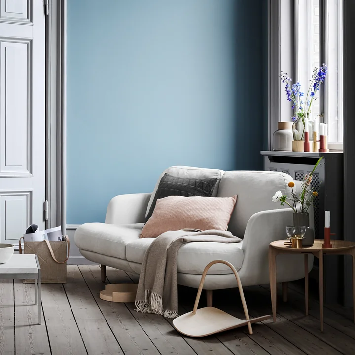 Basket und Origami Aufbewahrungskorb und Lune Sofa von Fritz Hansen