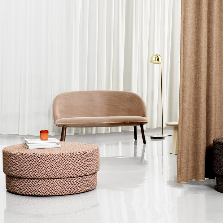 Silo Pouf von Normann Copenhagen eben dem Sofa