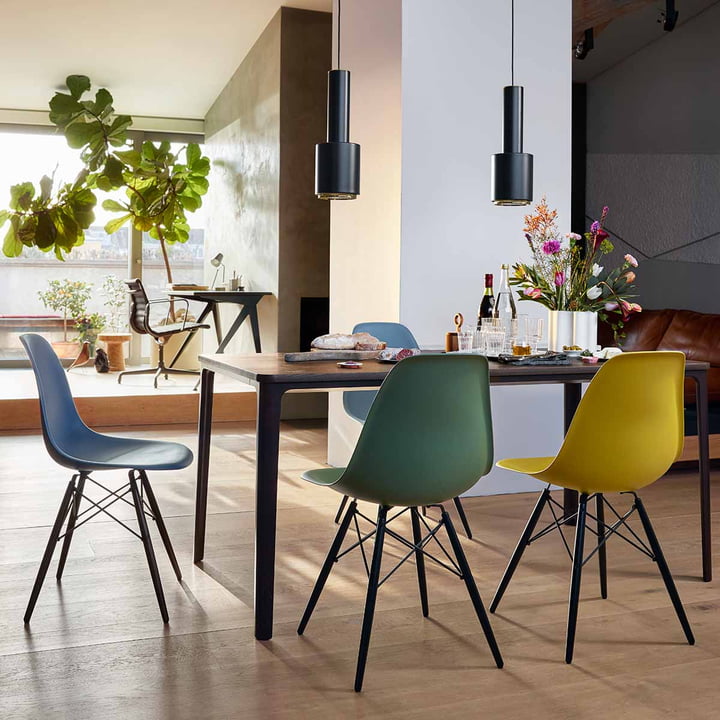 Eames Plastic Chairs in neuen Farben