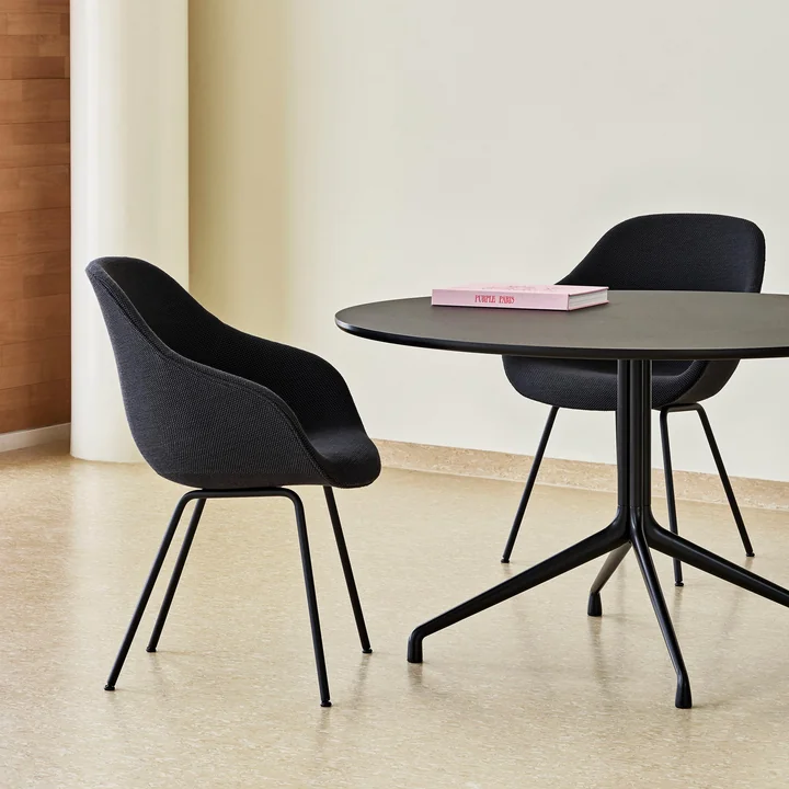 About A Chair AAC 127 von HAY am Esstisch