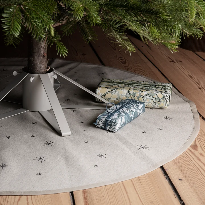 Christbaum-Decke Ø 120 cm Star von Ferm Living in sand