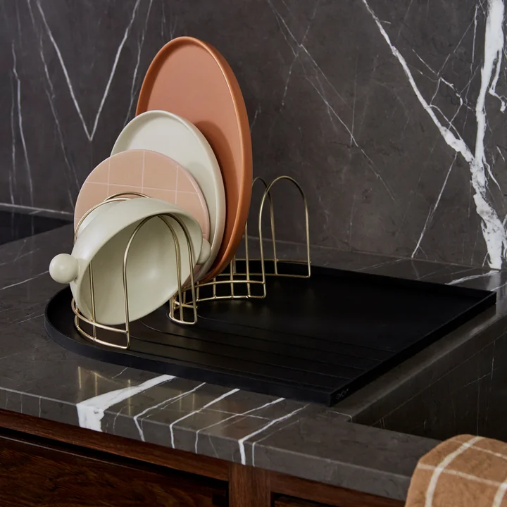 Abtropfgestell mit Abtropfmatte von OYOY in der Küche