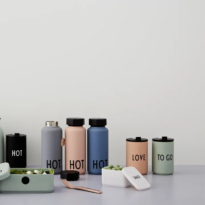 Thermo Cup und die AJ Thermosflasche Hot & Cold von Design Letters
