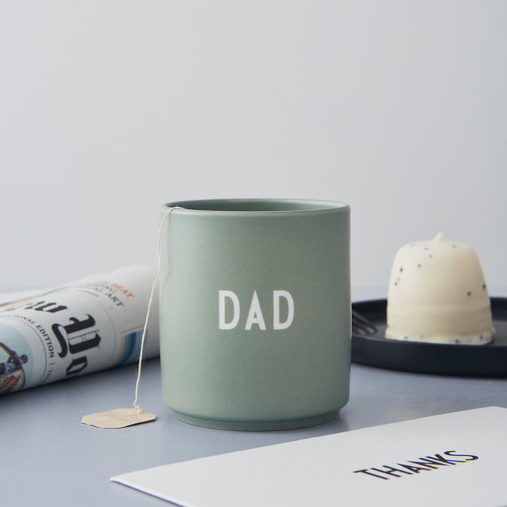 AJ Favourite Porzellan Becher Dad von Design Letters 