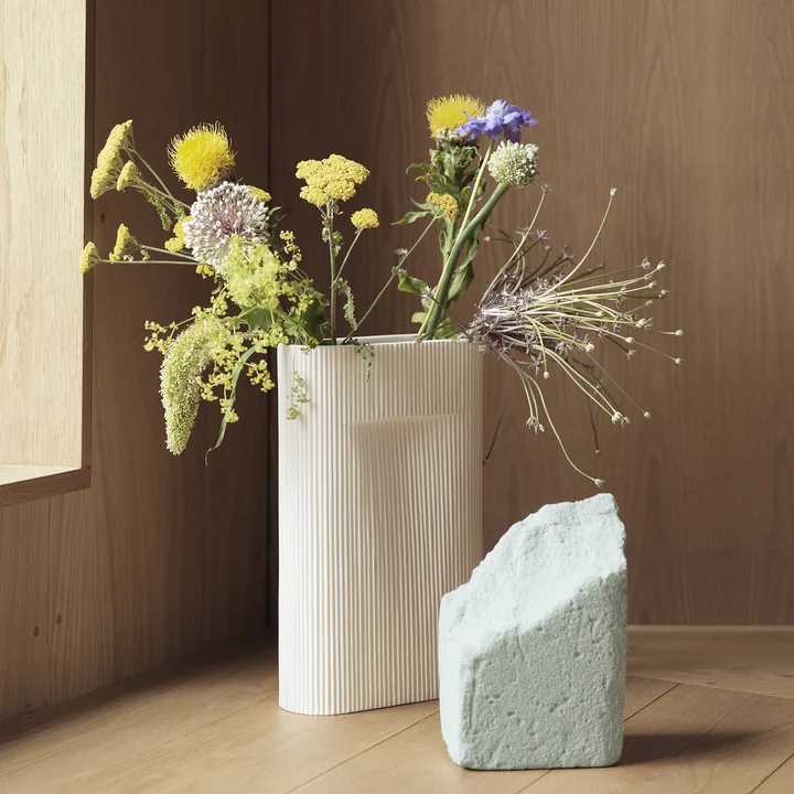 Ridge Vase von Muuto in off-white