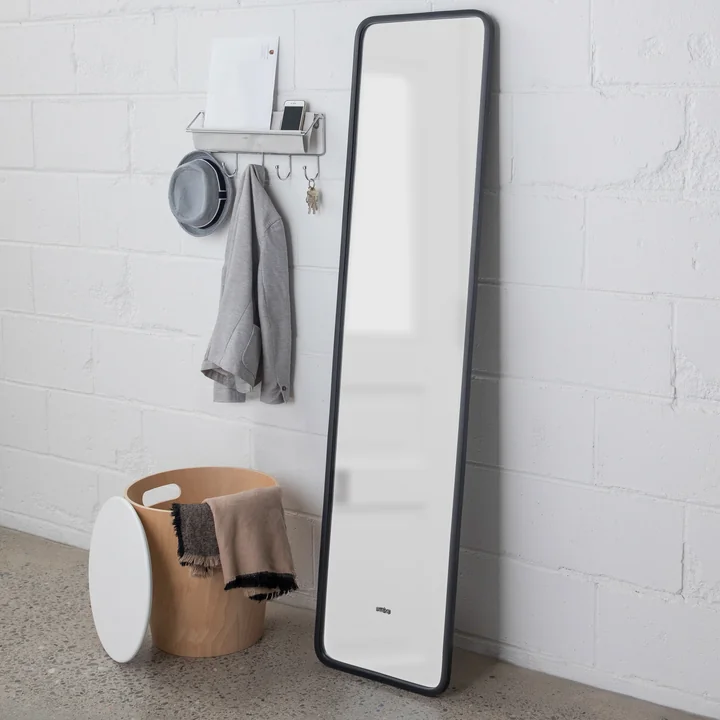 Hub Anlehnspiegel von Umbra in schwarz