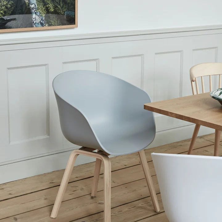 About A Chair AAC 22 von HAY in dusty blue