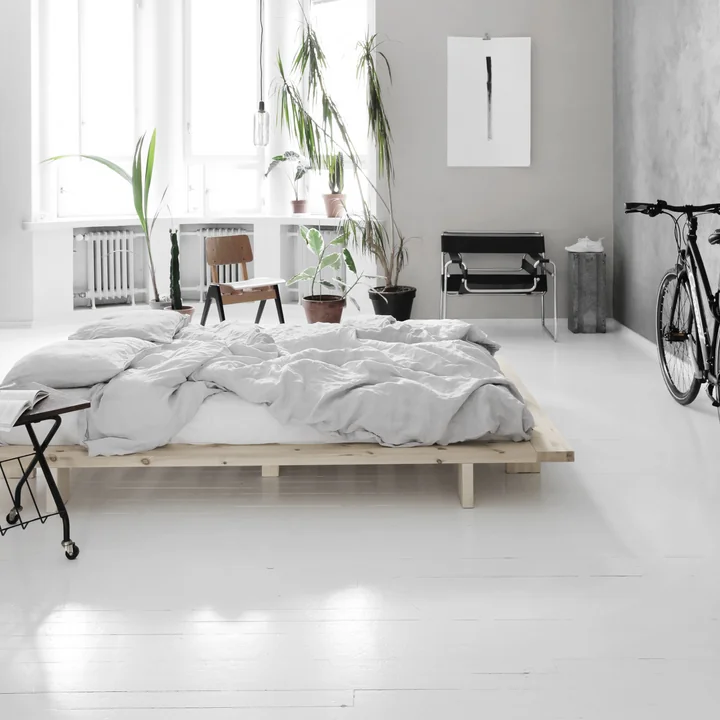Japan Bett von Karup Design in Kiefer natur