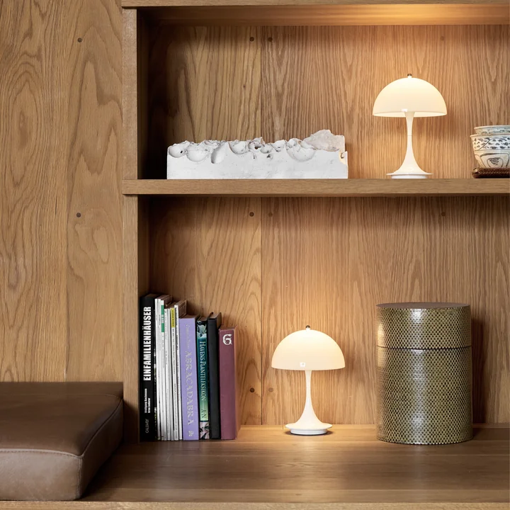 Panthella Portable Akku LED-Tischleuchte von Louis Poulsen in weiss