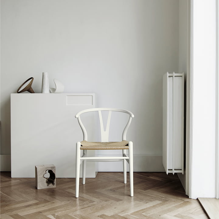 CH24 Wishbone Chair von Carl Hansen in soft white / Naturgeflecht