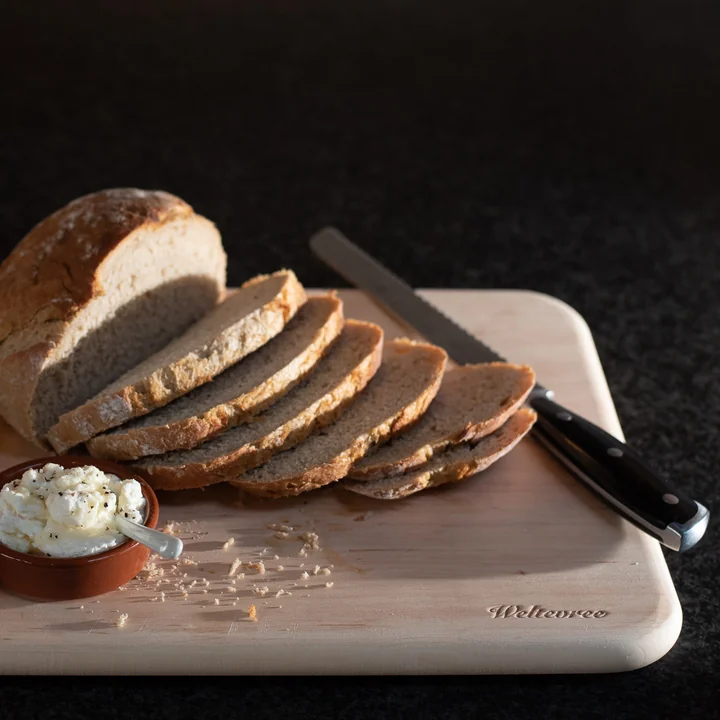 Schneidebrett von Weltevree in den Massen 40 x 33 cm aus Erlenholz