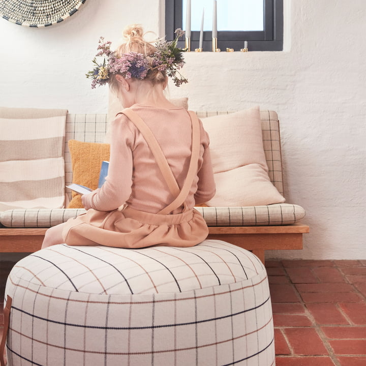 Grid Pouf Ø 65 cm, beige - Sonno Wolldecke Melange nude von OYOY 