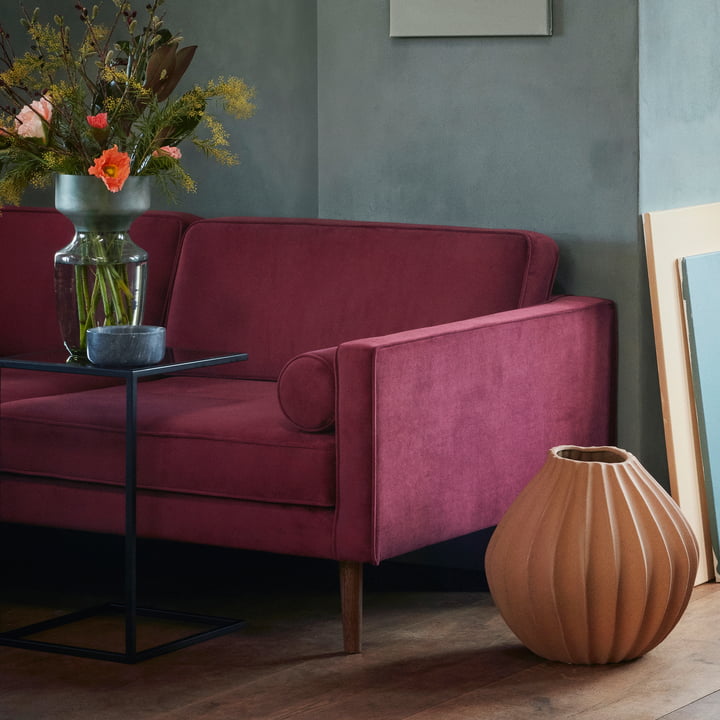 Wide Vase - indian tan und Wind Sofa von Broste Copenhagen