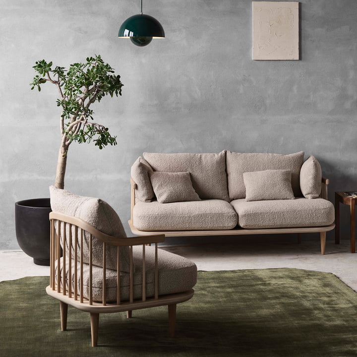 Collect SC Pflanztopf, FLY Sessel und FLY Sofa von &Tradition