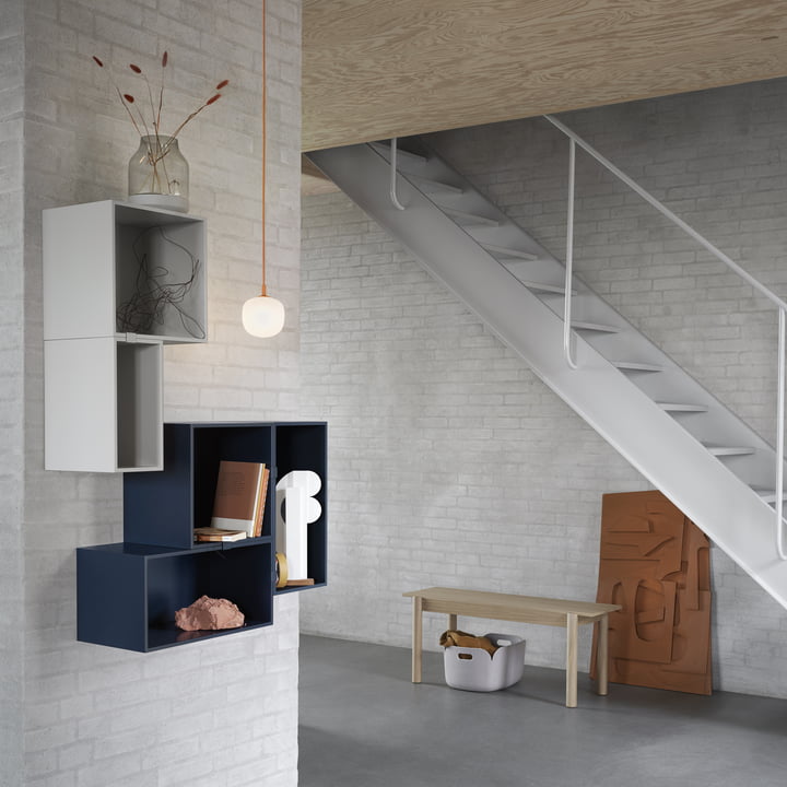 Muuto - Mini Stacked Regalsystem - midnight blue und Rime Pendelleuchte