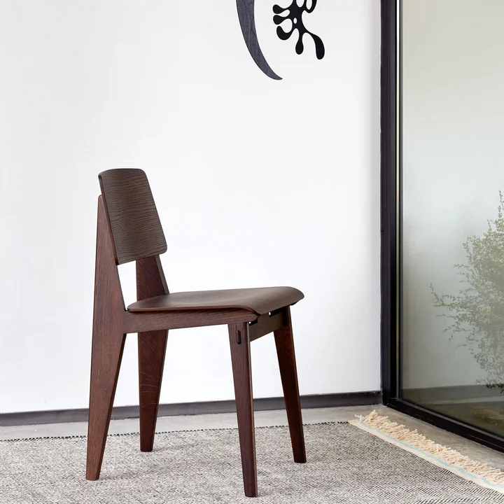 Chaise Tout Bois Stuhl von Vitra in Eiche dunkel