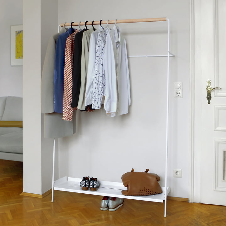 Anlehngarderobe Meta, weiss / Esche von vonbox 