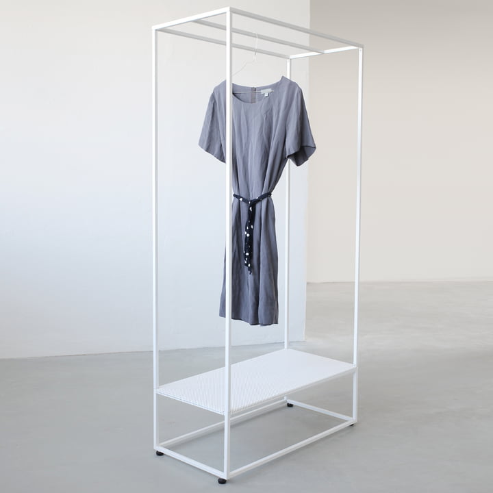 Grid Garderobe von Kristina Dam Studio in weiss