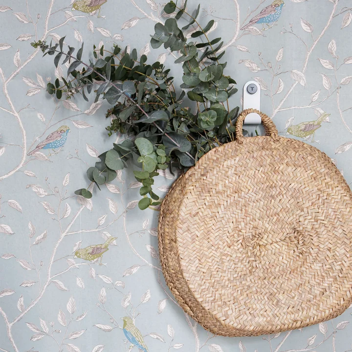 Der JO Wandhaken, wolkenweiss von TipToe zum Aufhängen von dekorativen Taschen