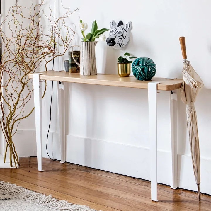 Das Tisch und Schreibtischbein H 75 cm, wolkenweiss, von TipToe als elegantes Sideboard im Flur