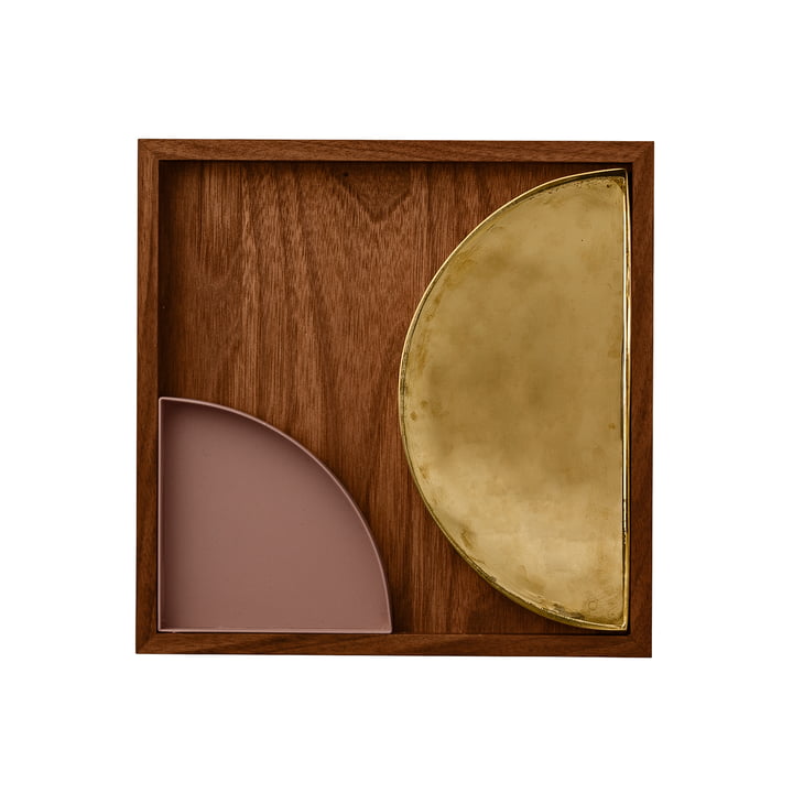 Das Unity Holztablett von AYTM aus Walnuss mit weiteren Unity Tabletts