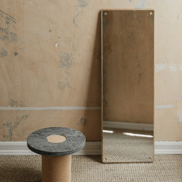 Der RM-1 Rectangular Spiegel von Frama im Ambiente