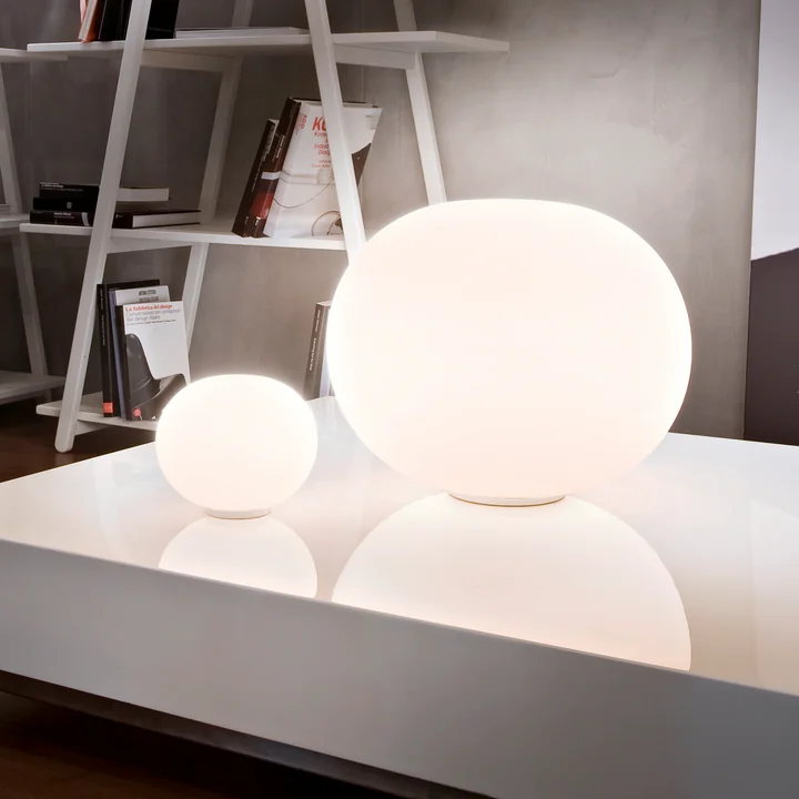 Die Glo Ball Basic von Flos in weiss in ihren verschiedenen Grössen