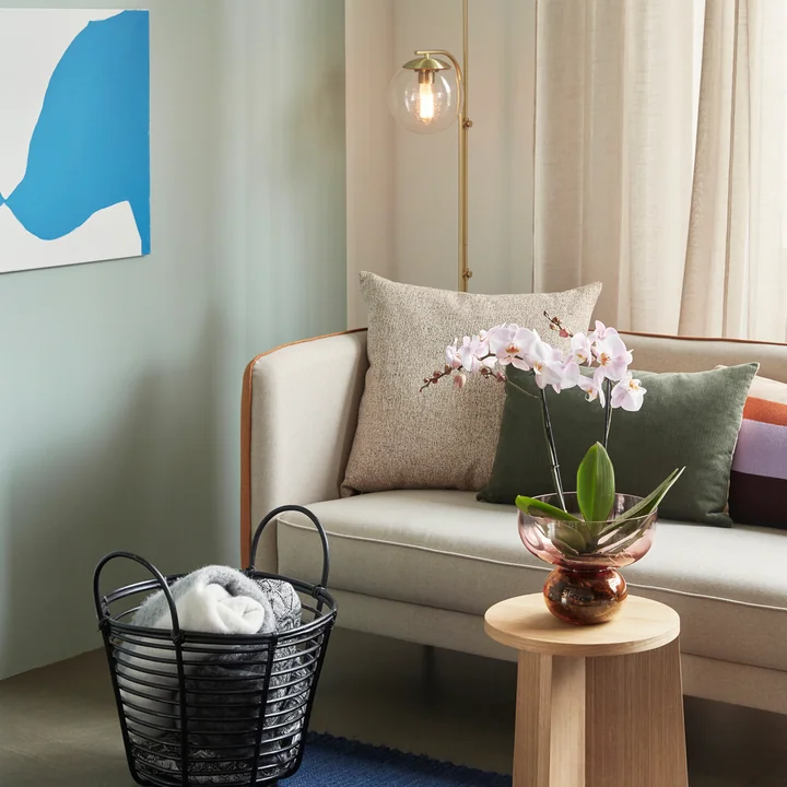 Komfort im Wohnzimmer mit skandinavischem Wohndesign von Hübsch Interior