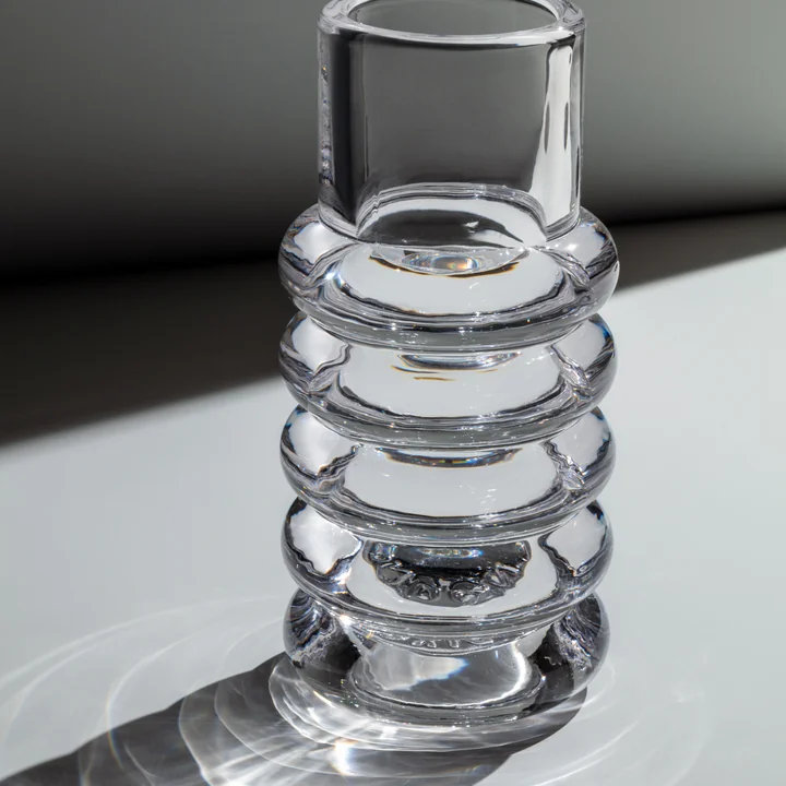 Vase mit aufregenden Reflexionen