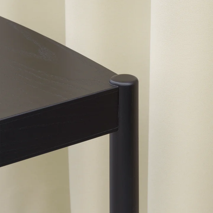 Der schraubenlose Timb Armlehnstuhl von Normann Copenhagen