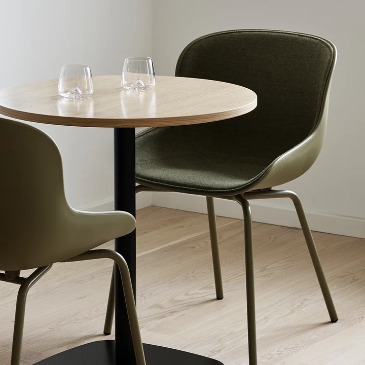 Der Hyg Chair Frontpolster von Normann Copenhagen sorgt für Komfort bei langem Sitzen