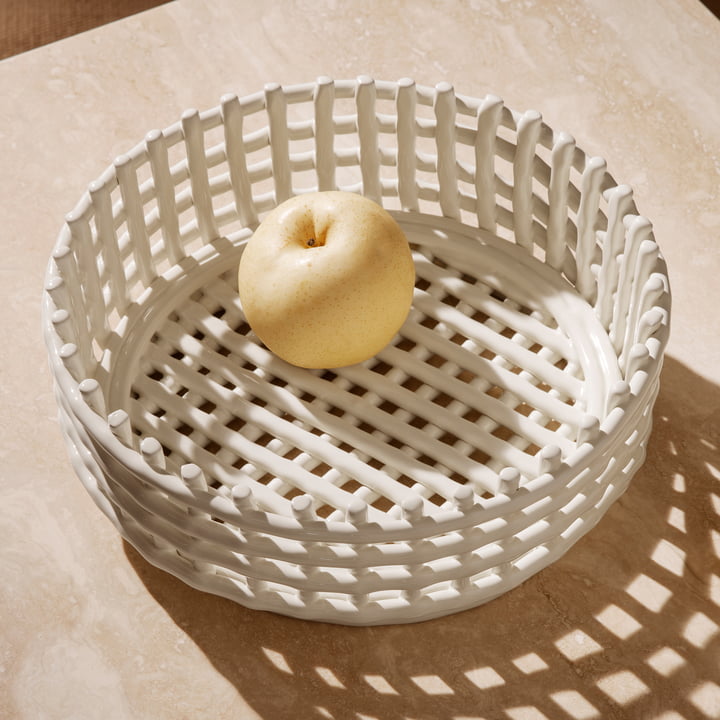 Das Keramik Centerpiece von Ferm Living ist dezent und zeitlos