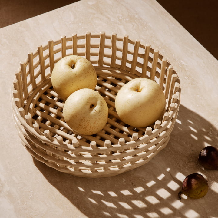 Das Keramik Centerpiece von Ferm Living eignet sich für Lebensmittel und Alltagsgegenstände