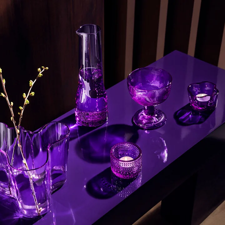 Die Aalto Teelichthalter von Iittala in der neuen Farbe amethyst