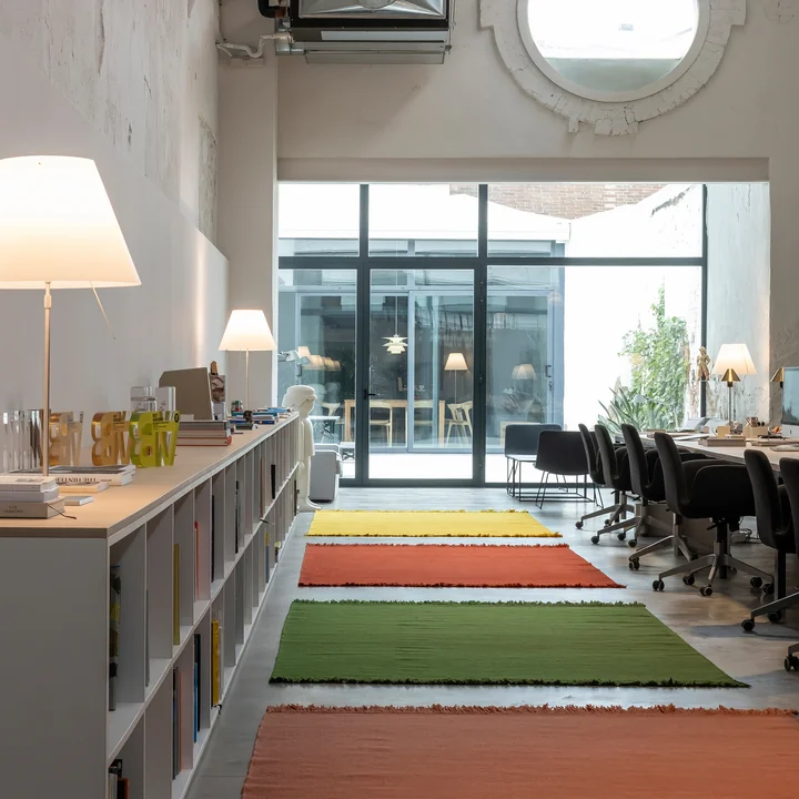 Handgewobene Dhurries im Büro