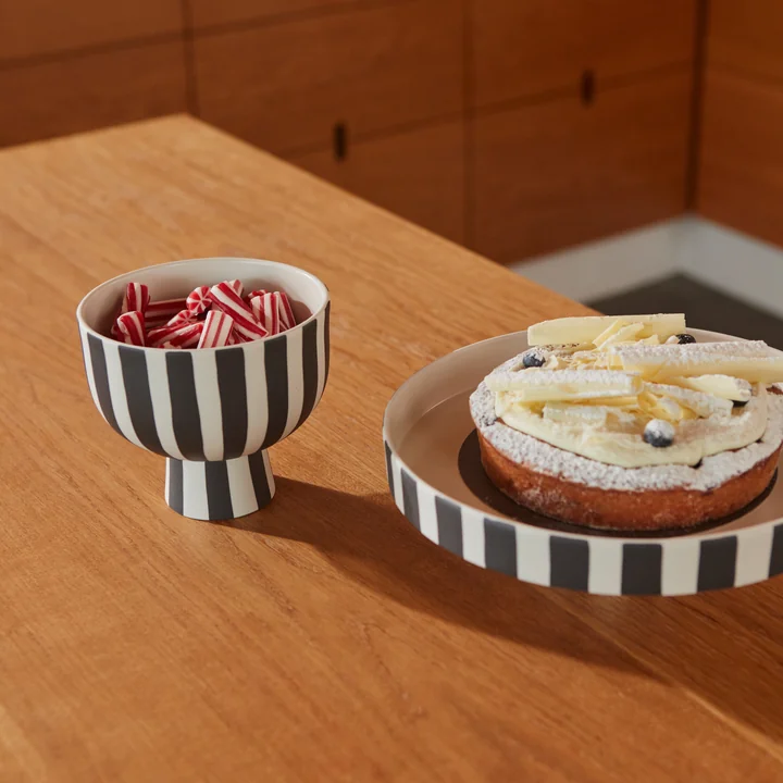 Die verspielte Toppu Schale von OYOY mit Bonbons
