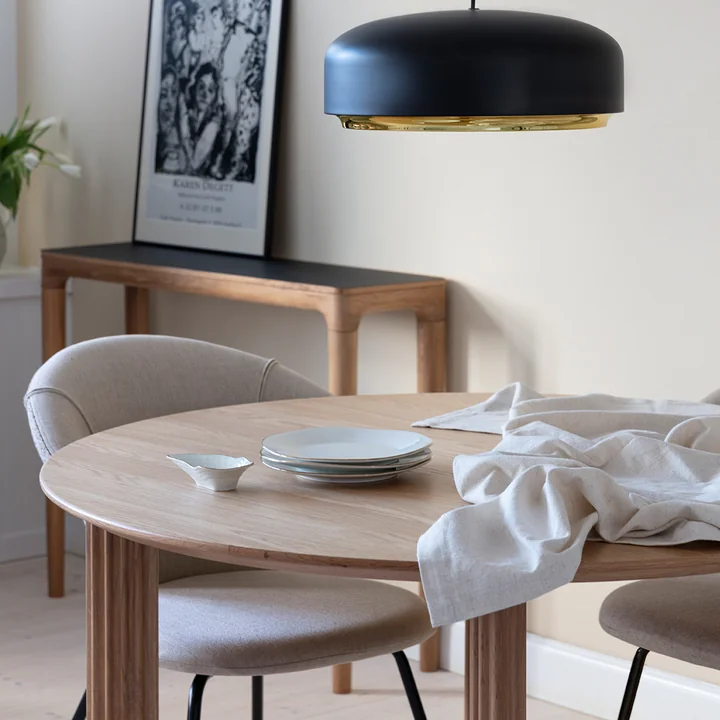 Der Comfort Circle Esstisch von Umage ist für die Familie geschaffen
