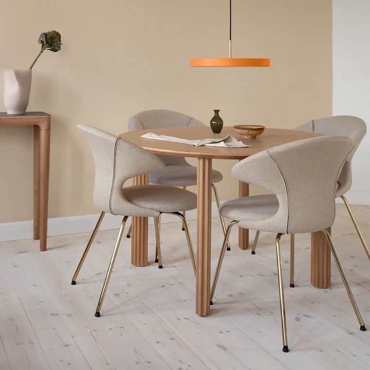 Der Comfort Circle Esstisch von Umage versprüht eine subtile Leichtigkeit