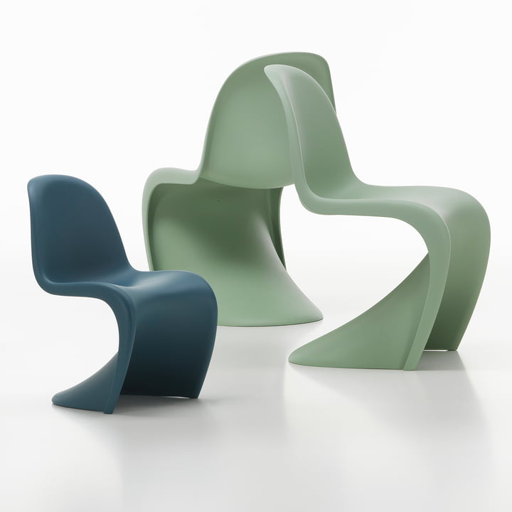 Panton Junior neben dem Panton Chair von Vitra