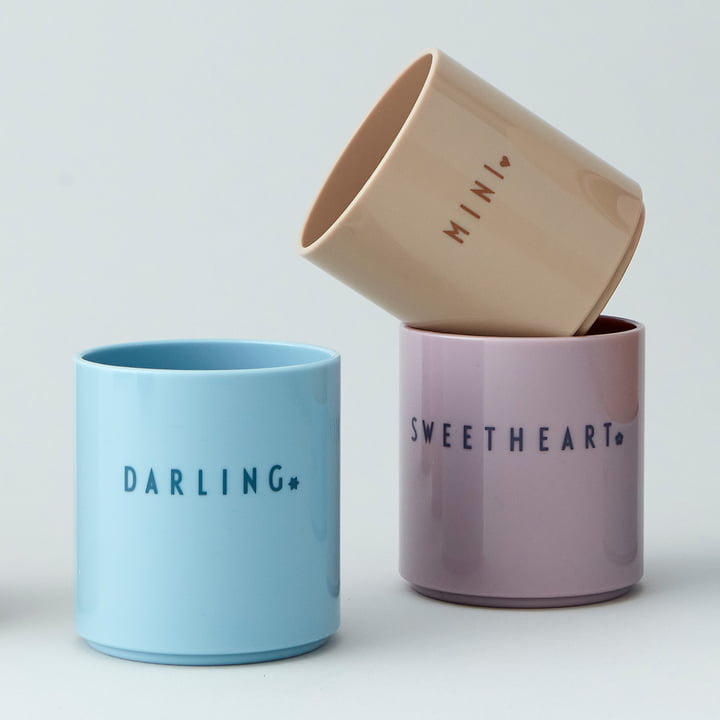 Die AJ Mini Favourite Tritan Becher von Design Letters sind das perfekte Geschenk