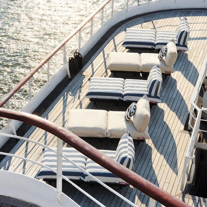 Die Paletti Module von Fatboy auf dem Deck eines Kreuzfahrtschiffes