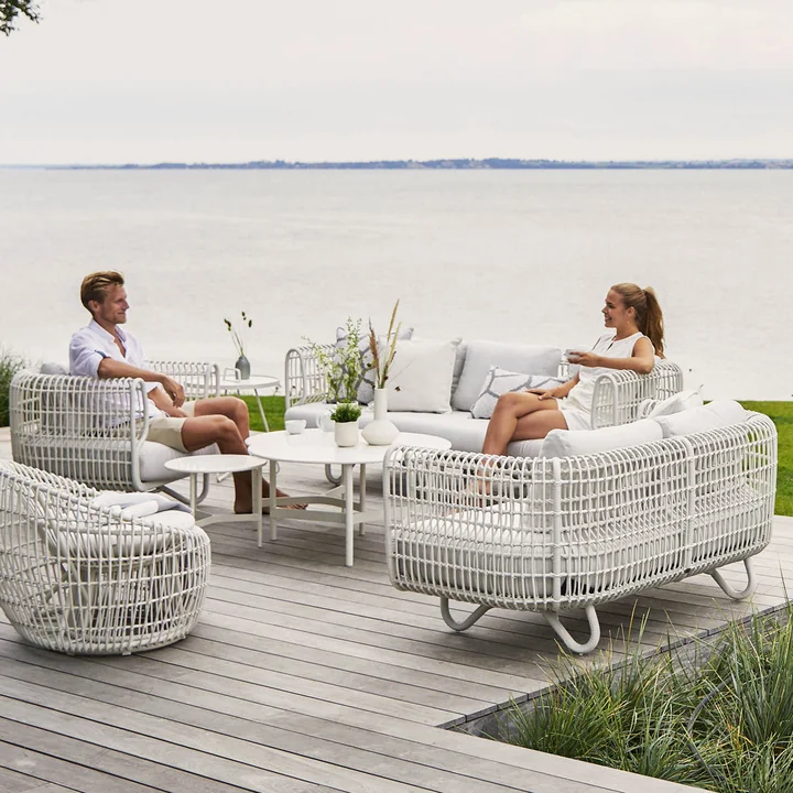 Das luftig-leichte Design der Nest Outdoor Möbel von Cane-line 
