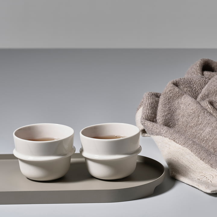 Das Inu Spa Handtuch und die Inu Tassen von Zone Denmark
