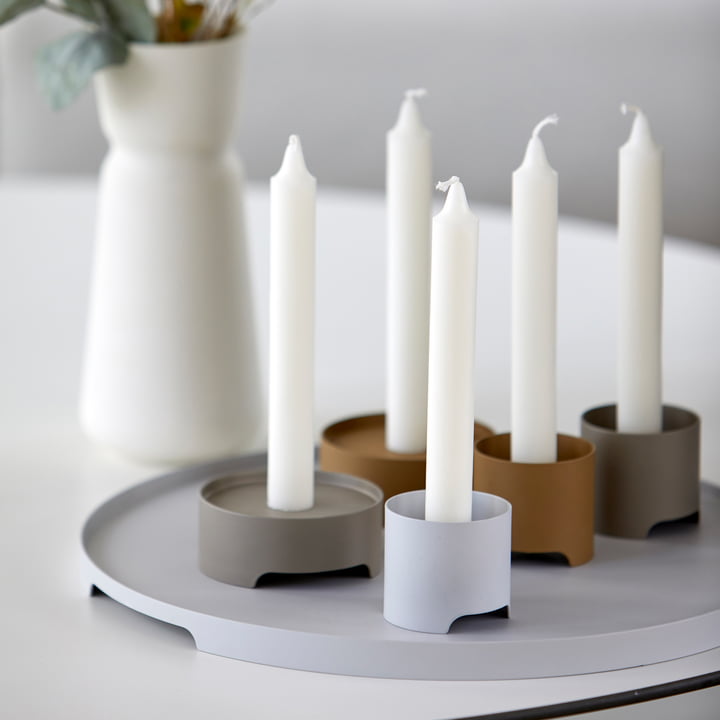 Die minimalistischen Singles Metall-Kerzenhalter von Zone Denmark