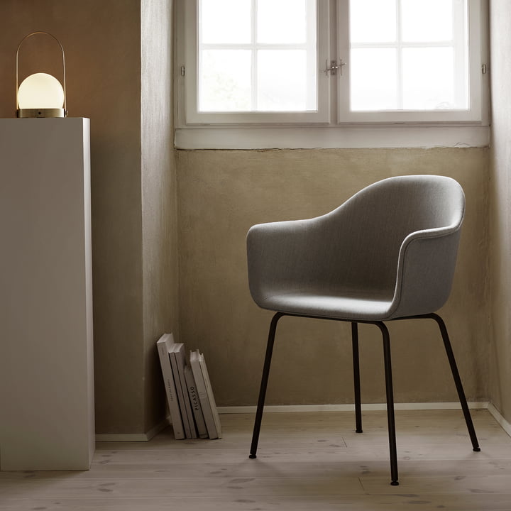 Der komfortable, elegante Harbour Chair von Audo 