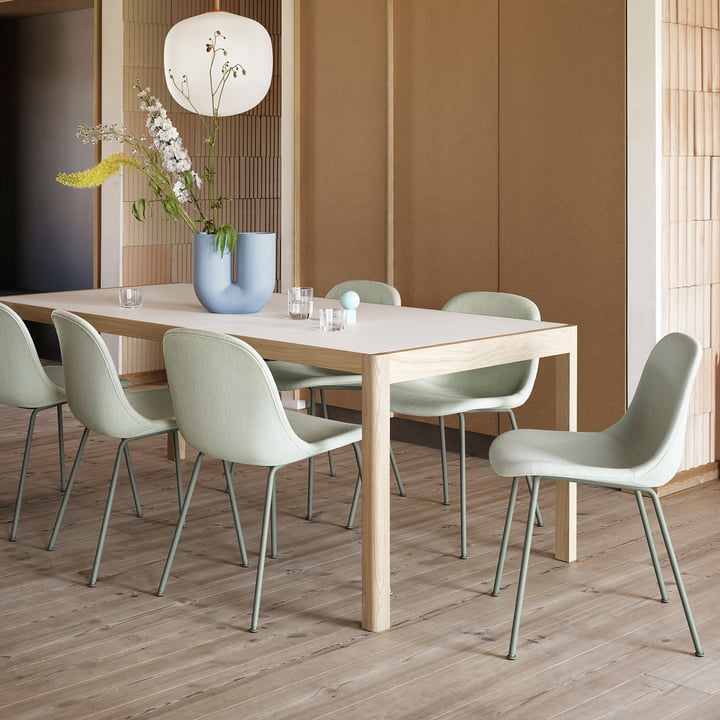 Workshop Esstisch 200 x 92 cm von Muuto in Eiche / Linoleum warm grey