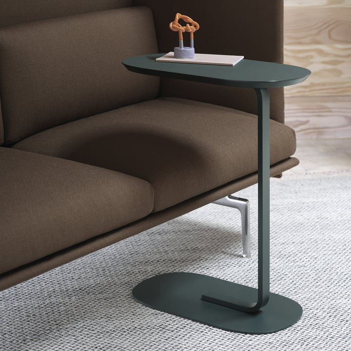 Relate Side Table H 73,5 cm von Muuto in dunkelgrün