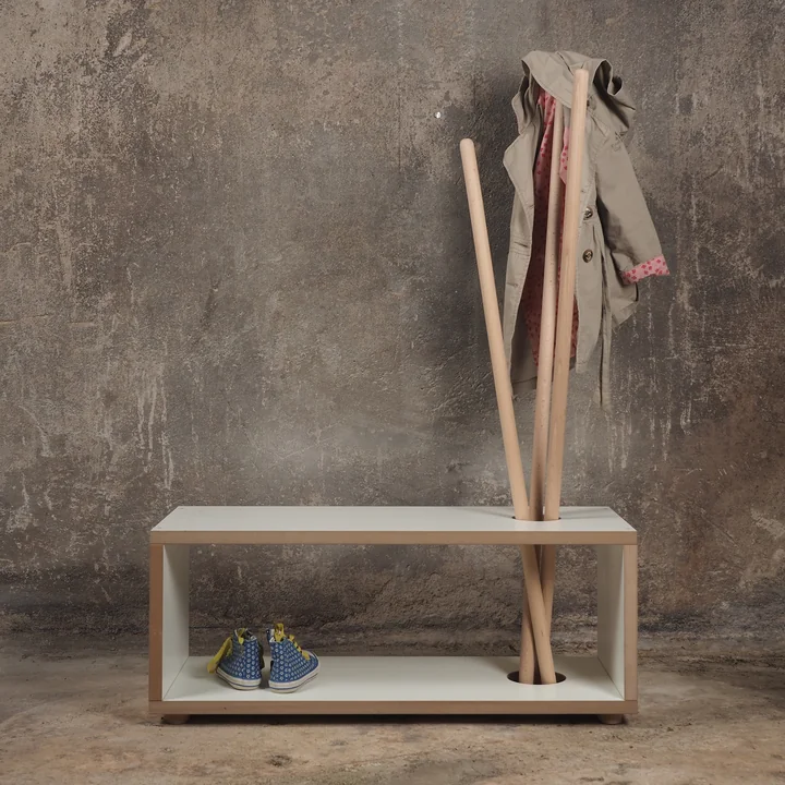 ordnung Kinder Garderobe und Bank von Tojo in weiss / Buche