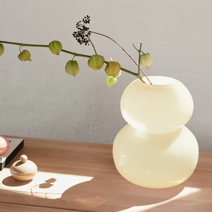 Lasi Vase Large, H 30 cm von OYOY in vanille