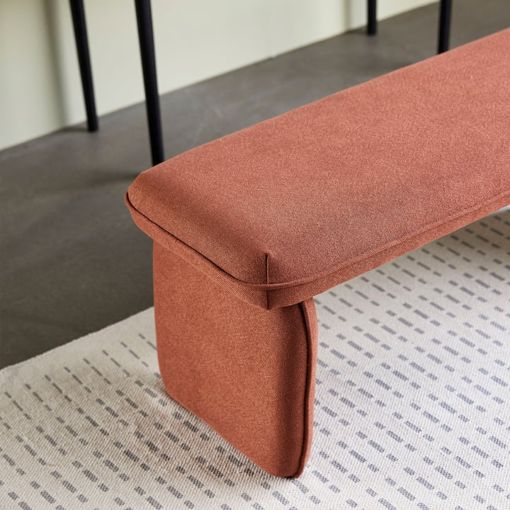 Stylische Polsterbank in rot